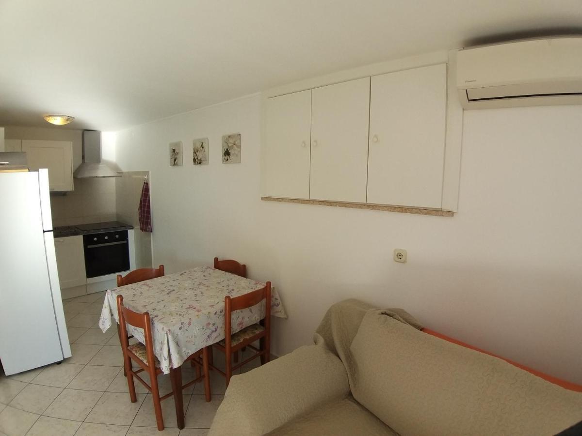 Guest House Zohil Rovigno Esterno foto