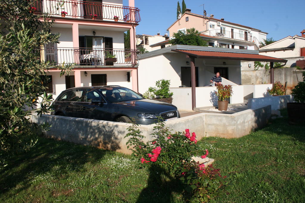 Guest House Zohil Rovigno Esterno foto