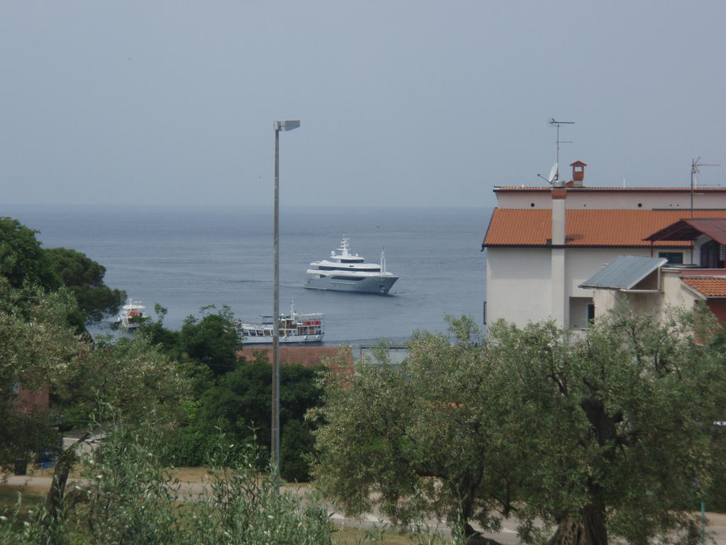 Guest House Zohil Rovigno Esterno foto