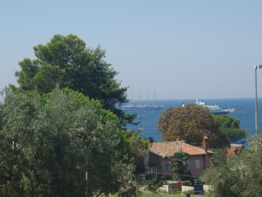 Guest House Zohil Rovigno Esterno foto