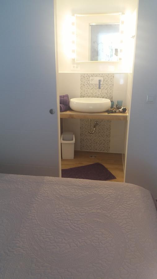 Guest House Zohil Rovigno Esterno foto