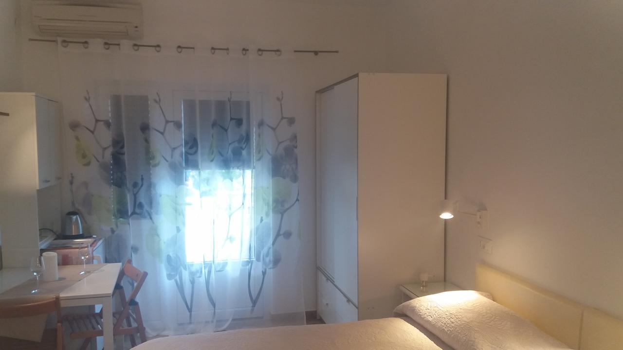 Guest House Zohil Rovigno Esterno foto