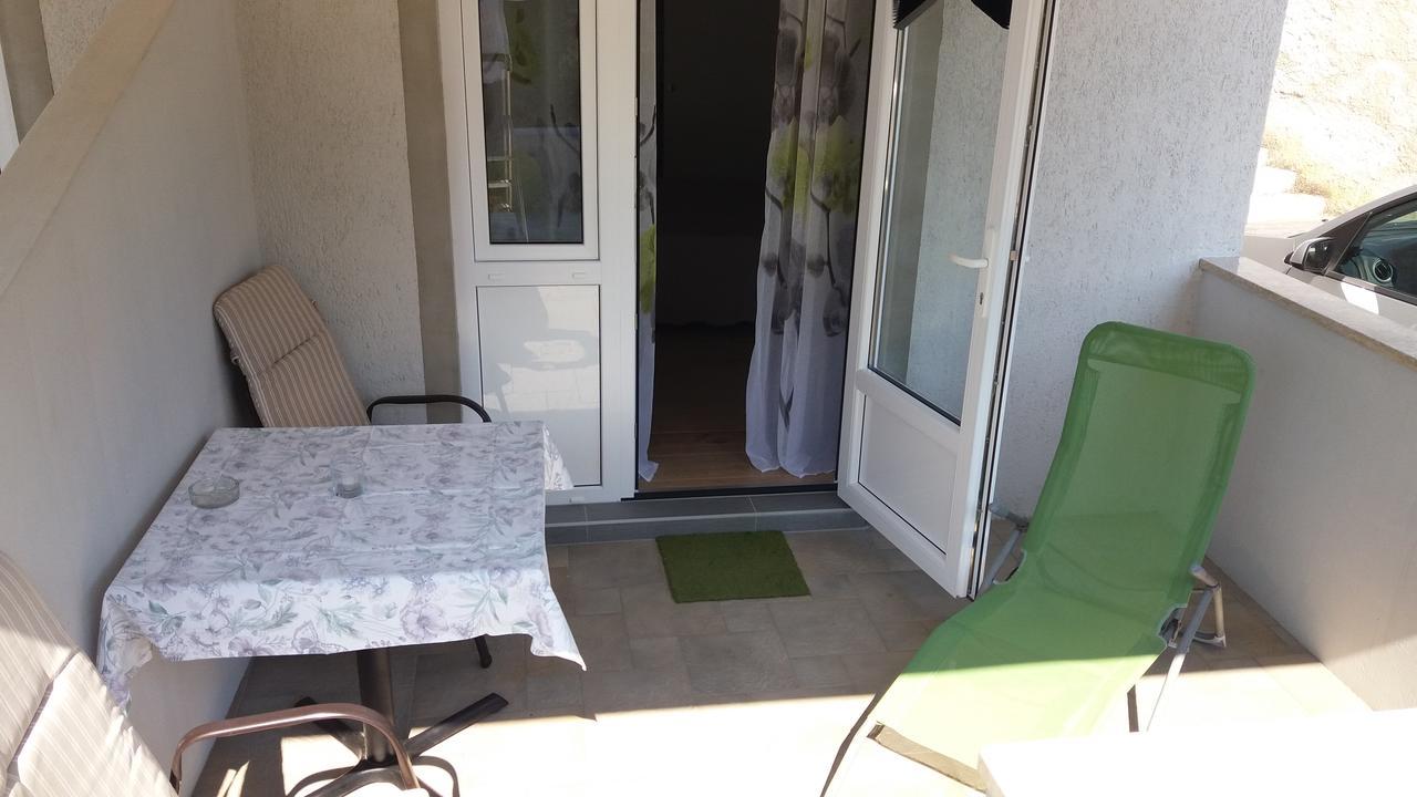 Guest House Zohil Rovigno Esterno foto